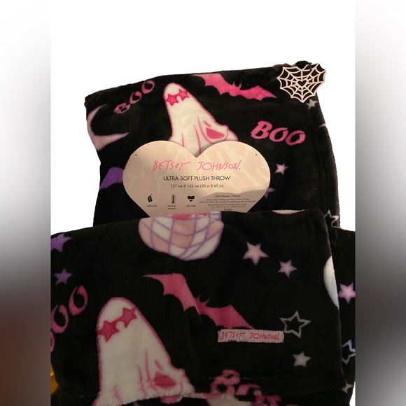 Betsey Johnson Disco Halloween throw - Picture 2 of 3